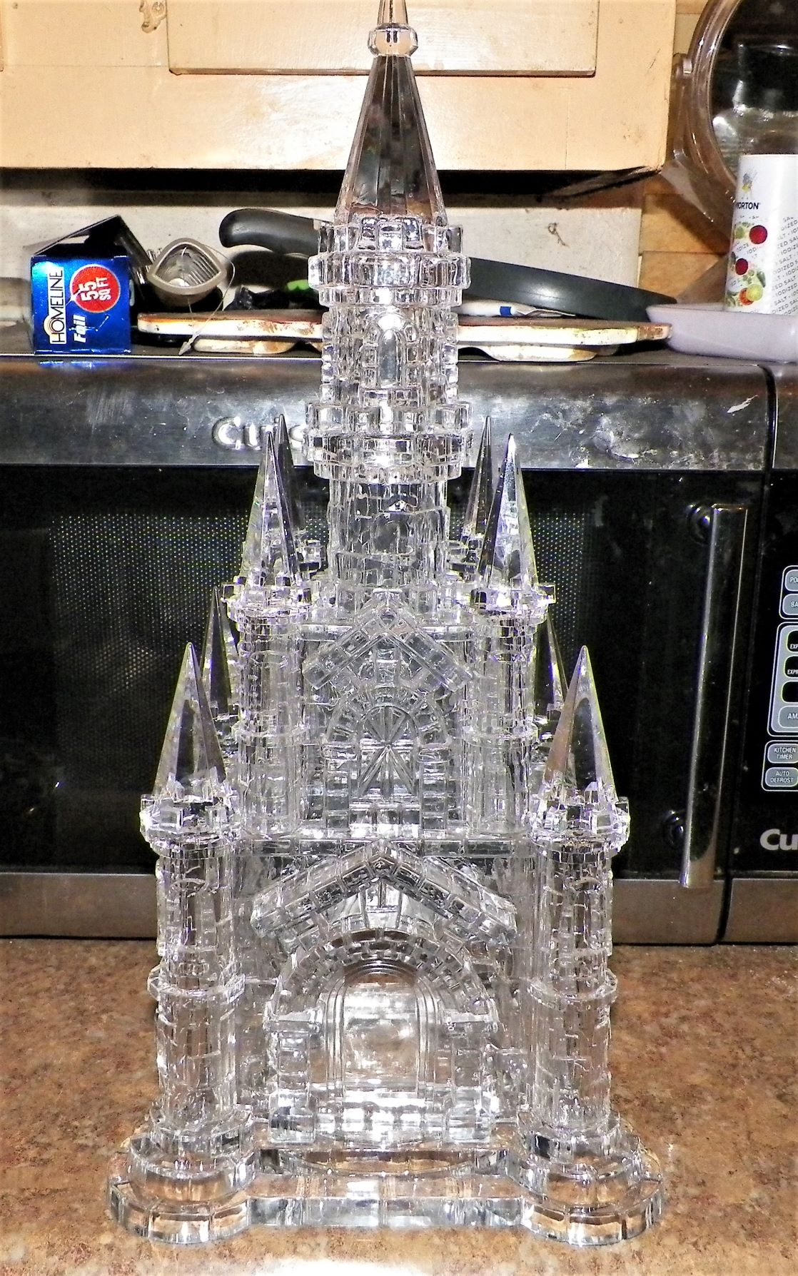 TOY CASTLE PLASTIC 3AA.JPG