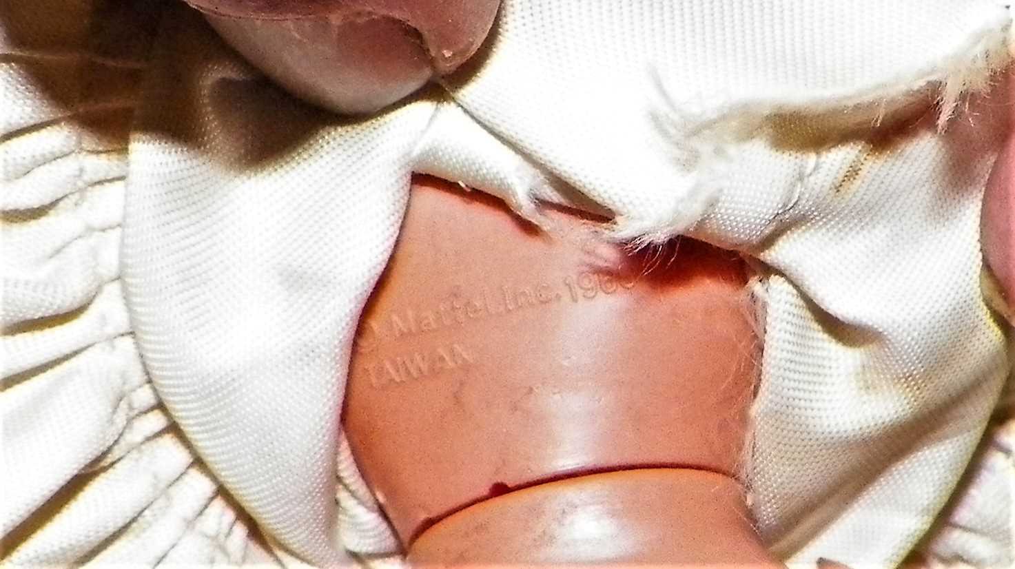 TOY DOLL ANTIQUE BARBIE WEDDING DRESS MATTEL INC 1966 TAIWAN 4AA.JPG