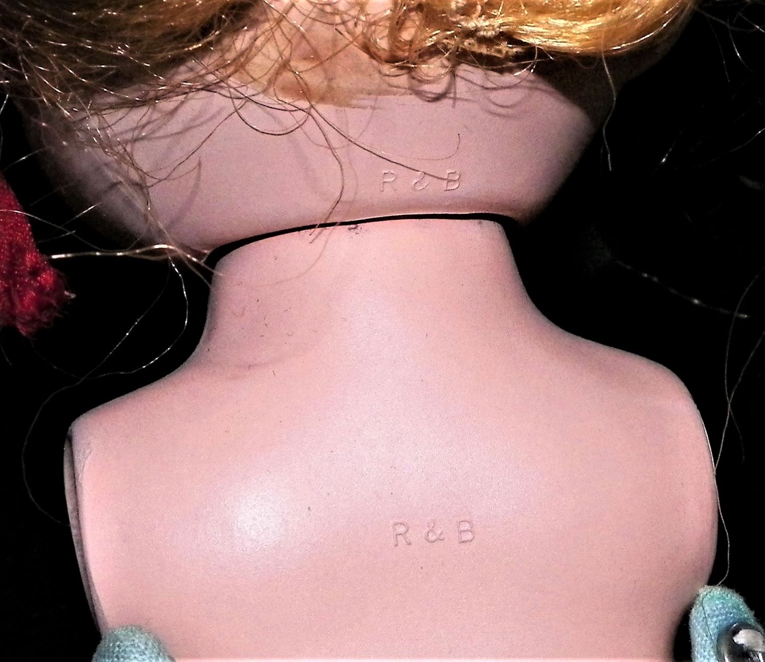 TOY DOLL ANTIQUE R & B DOLL 3AAA.JPG