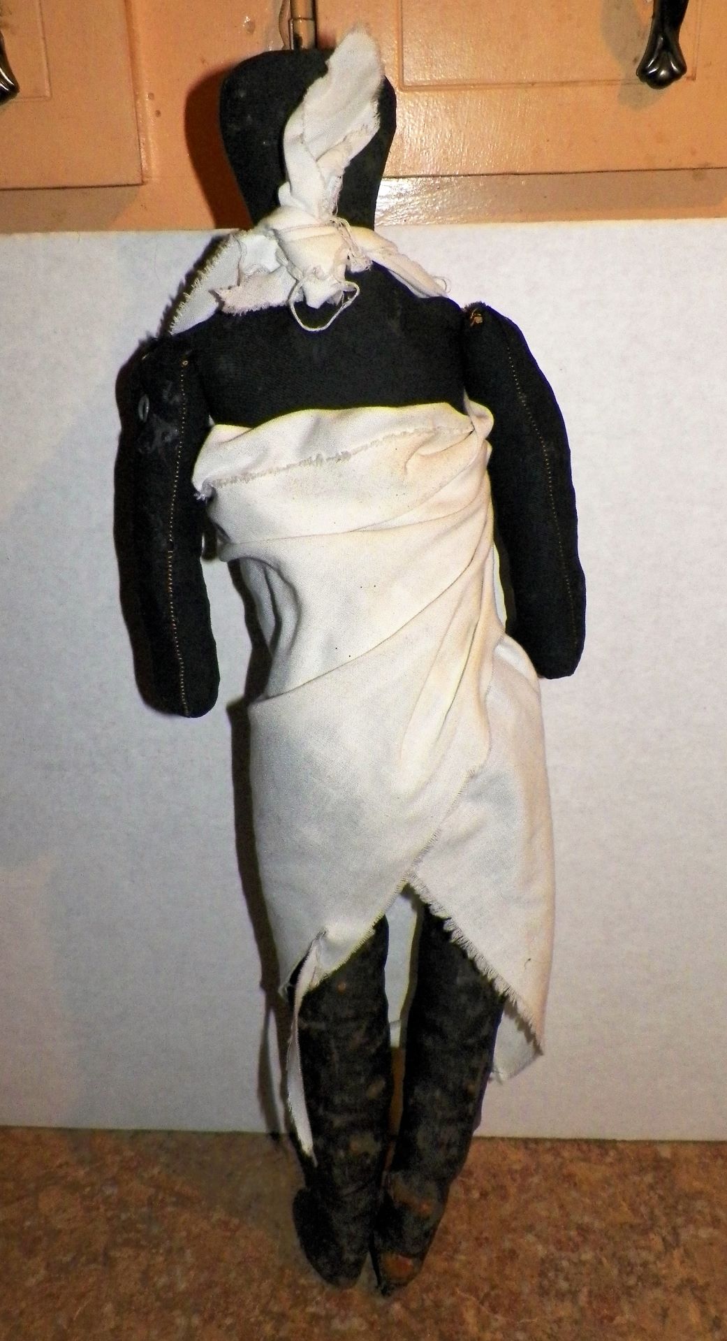 TOY DOLL BLACK FOLK ART DOLL 3AA.JPG