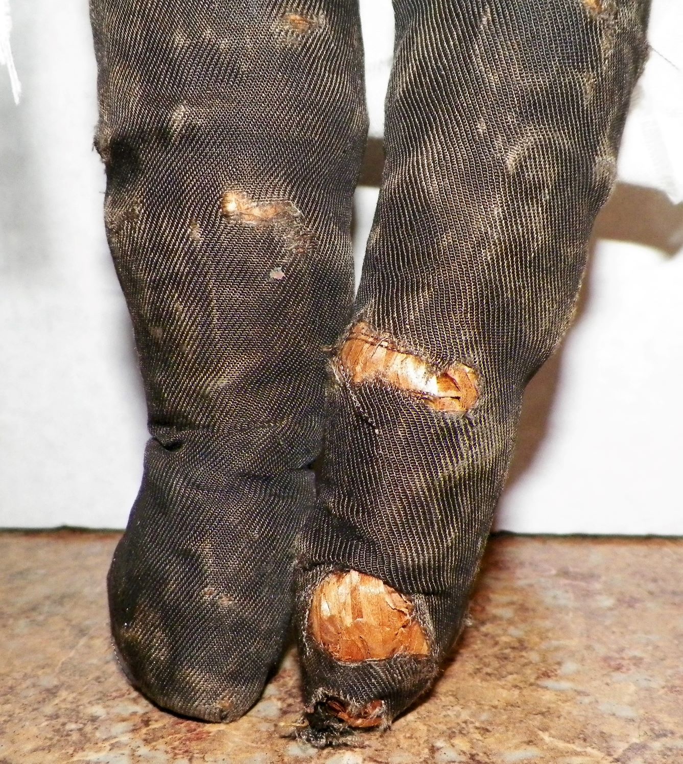 TOY DOLL BLACK FOLK ART DOLL 3AAA.JPG