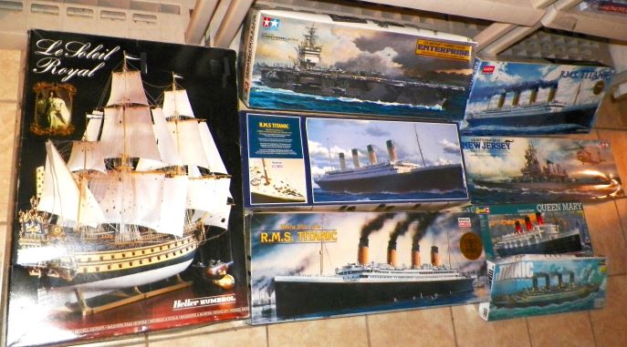TOY MODEL KITS A GROUP SHIPS 1AA.JPG