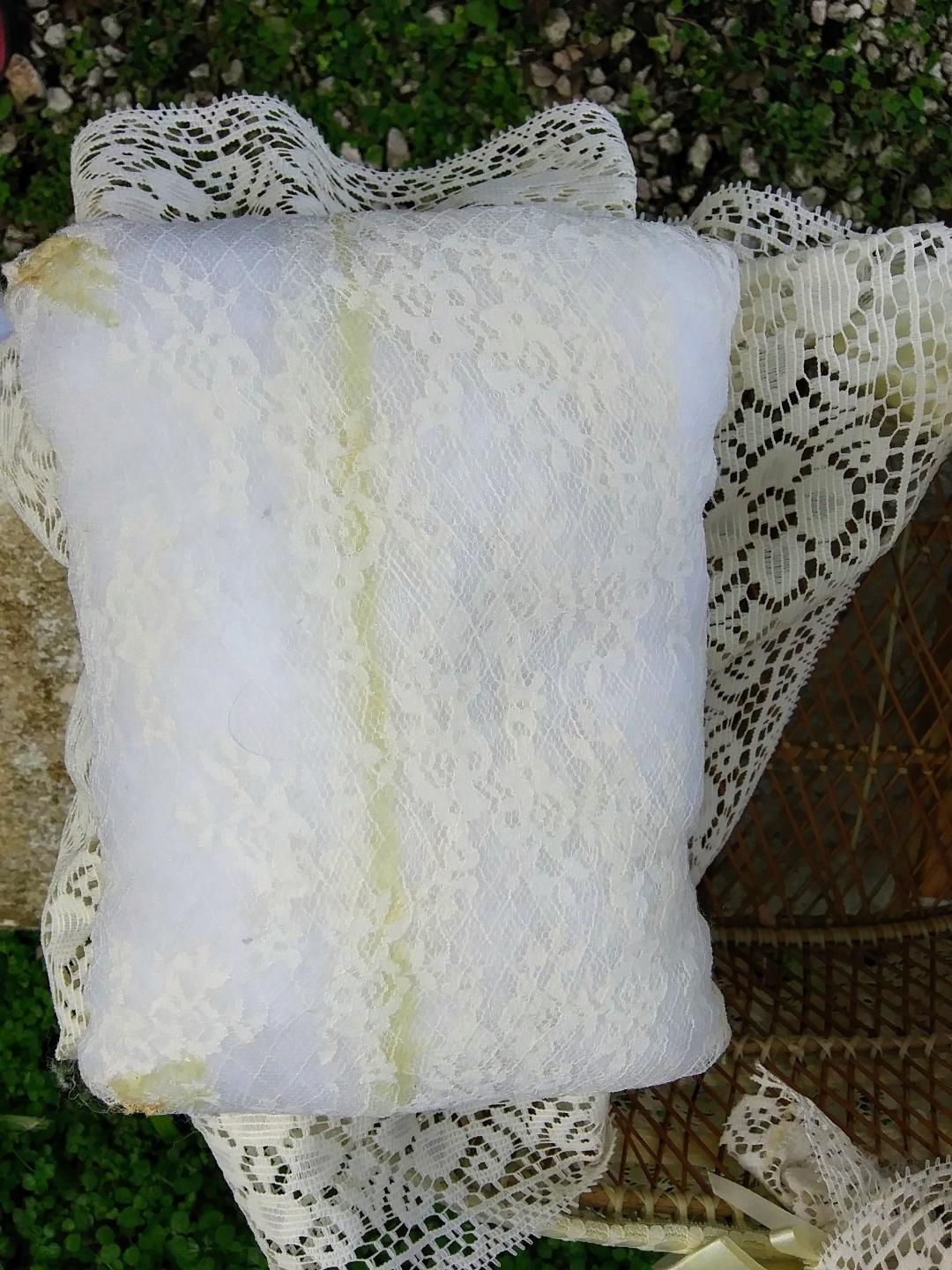 TOY WICKER DOLL BASSINET 8BAA.jpg