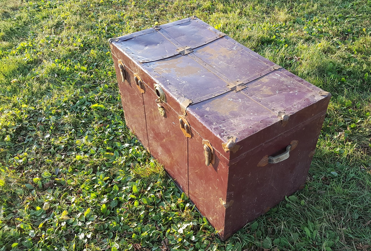 Help me identify this old trunk from my great great grandmother 