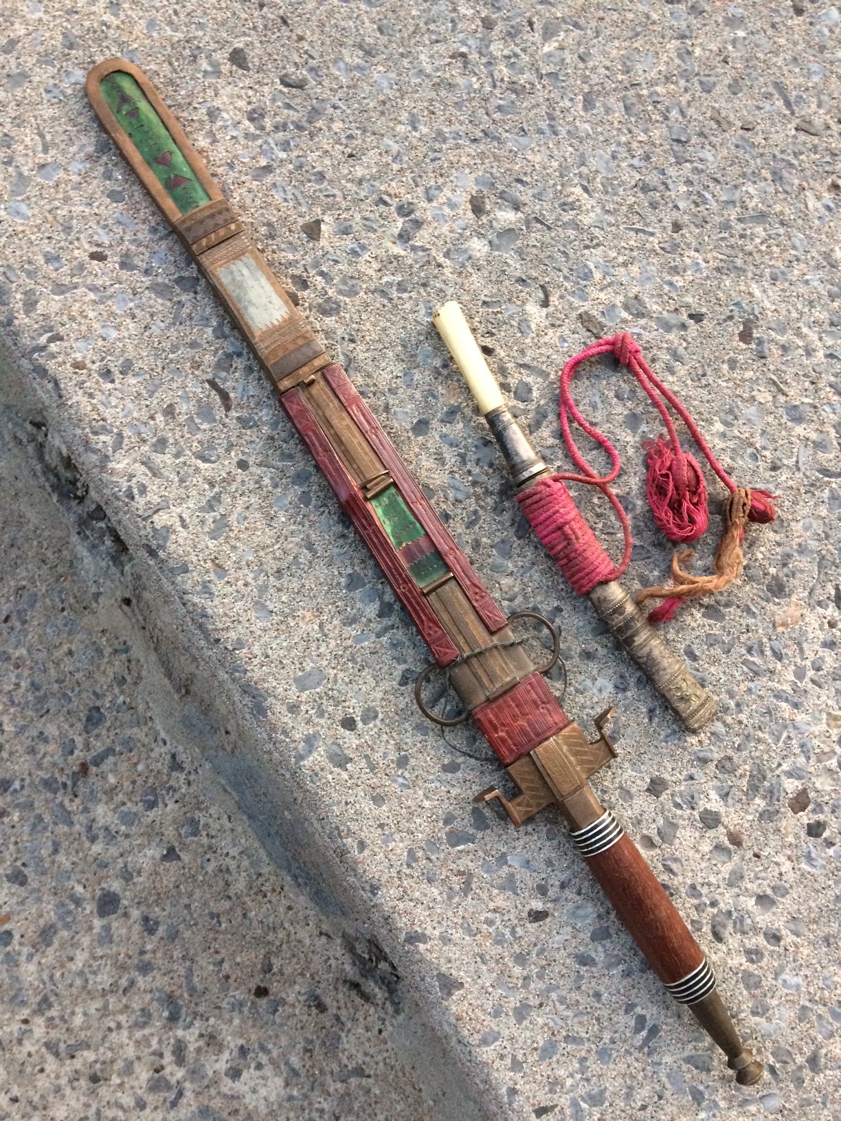 Tuareg-dagger-DhaMini.jpg