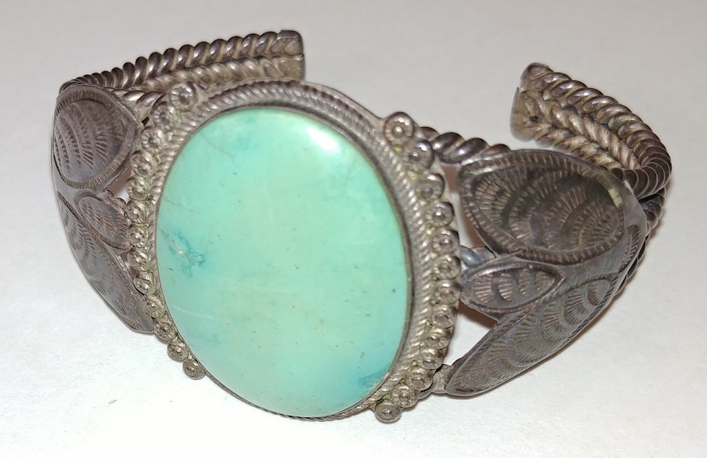TurqBracelet4s.jpg