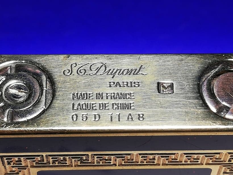 Skinnende publikum Rasende S.T Dupont Greek Key lighter | Antiques Board
