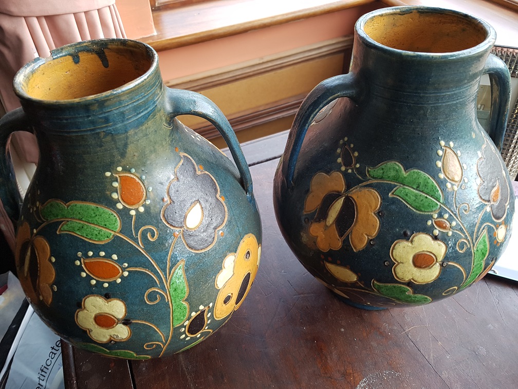 PAIR OF IRISH FLOWER ART DECO VASES SIGNED...???? Antiques Board