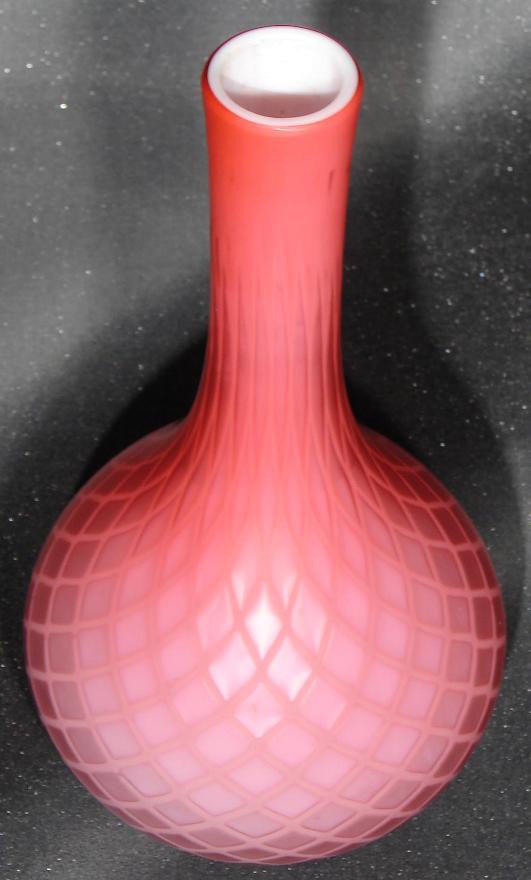 Vase-Pink_Cased_White-Lattice-up.jpg