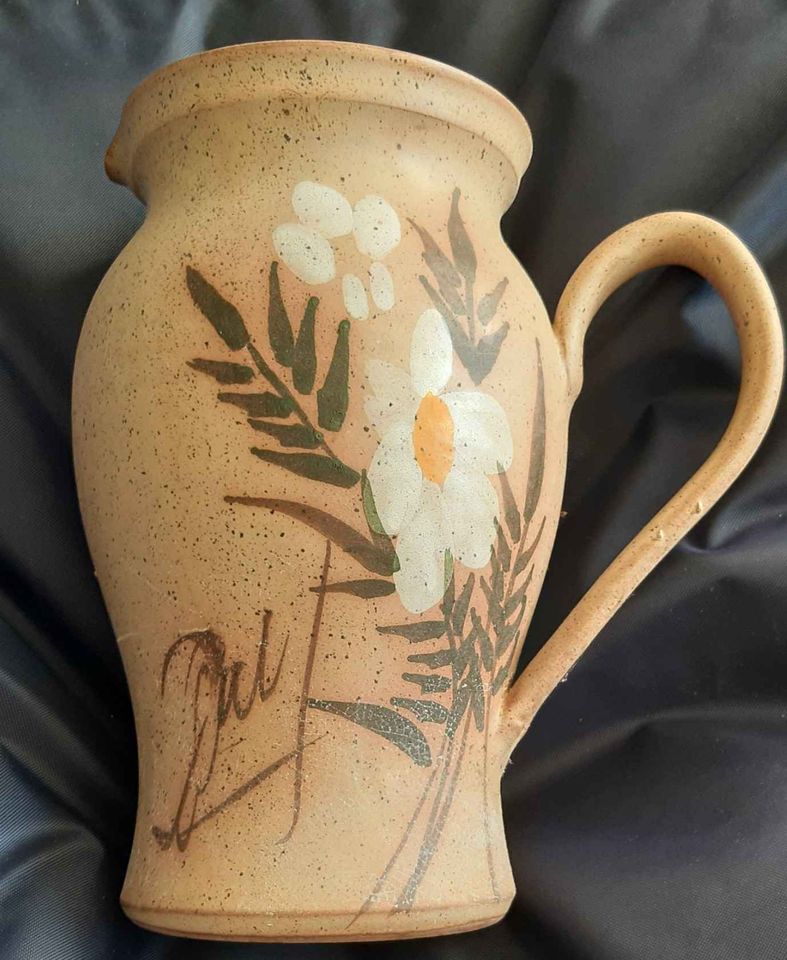 vase signature.jpg