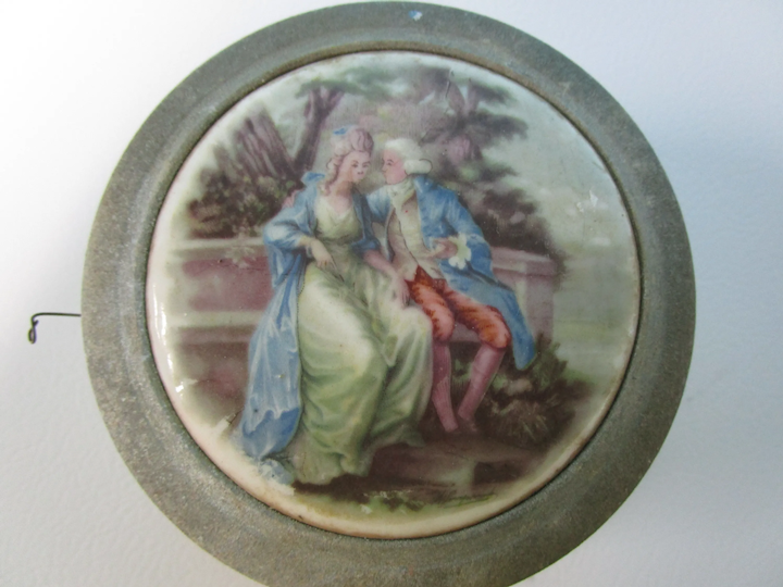 Vintage-Musical-Powder-Trinket-Box78-1930x27s-full-1o-720-b5333a5f-f.png