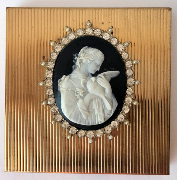 Volupte compact lid adj.jpg