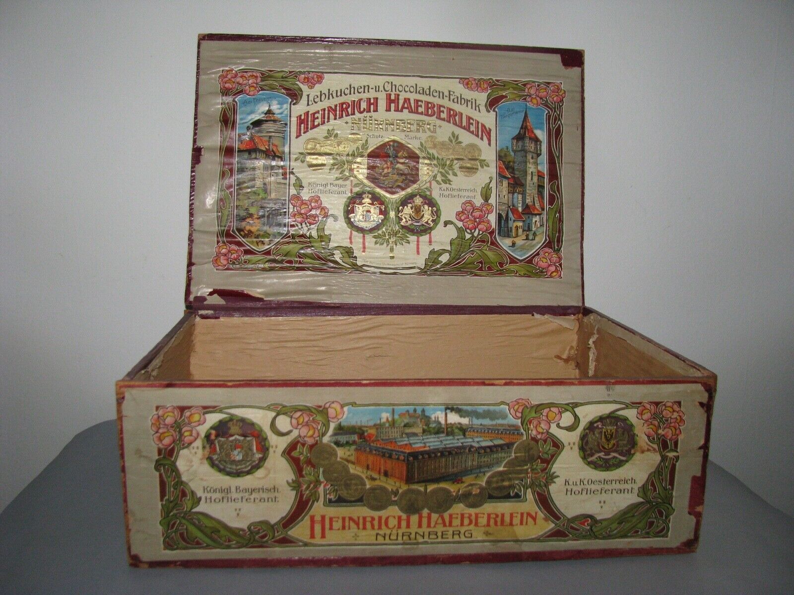 Vtg-Heinrich-Haeberlein-Gingerbread-Chocolate-Wood-Display-Box-_57.jpg