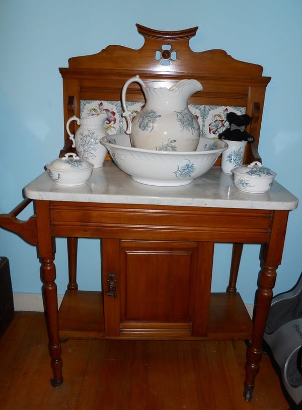 washstand4.jpg