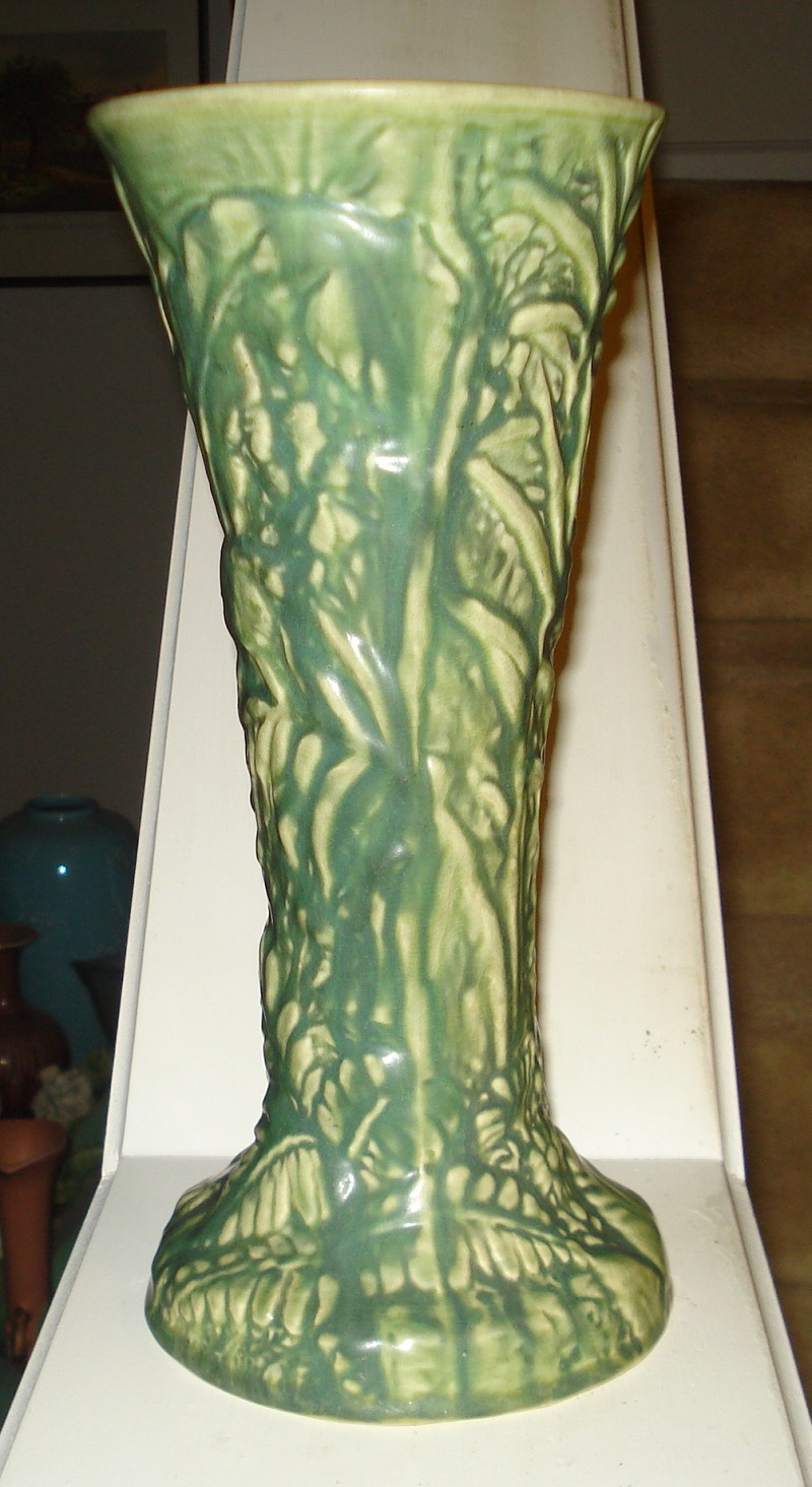 Weller Marvo Tall Vase.jpg