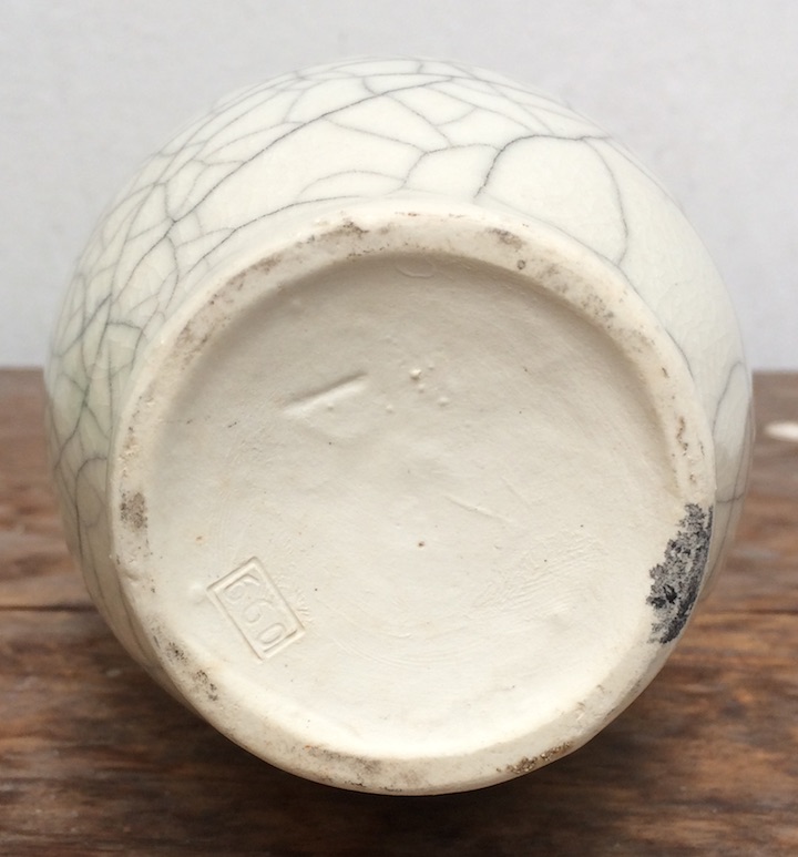 white crackle glaze vase bottom.jpg