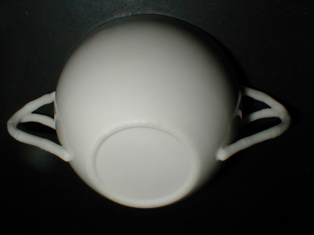 white cream soup cup two double split bamboo  handles mystery july 25 2020 027 (5).JPG