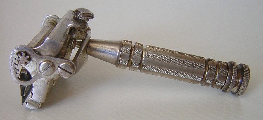 Wilkinson Empire 7-day Safety Razor Kit Chromed Case 1930s Complete -e.jpg