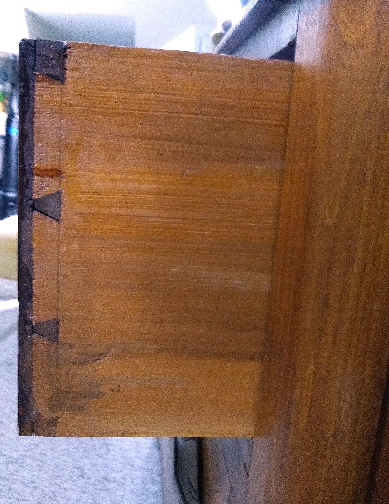 wood chest (4).jpg