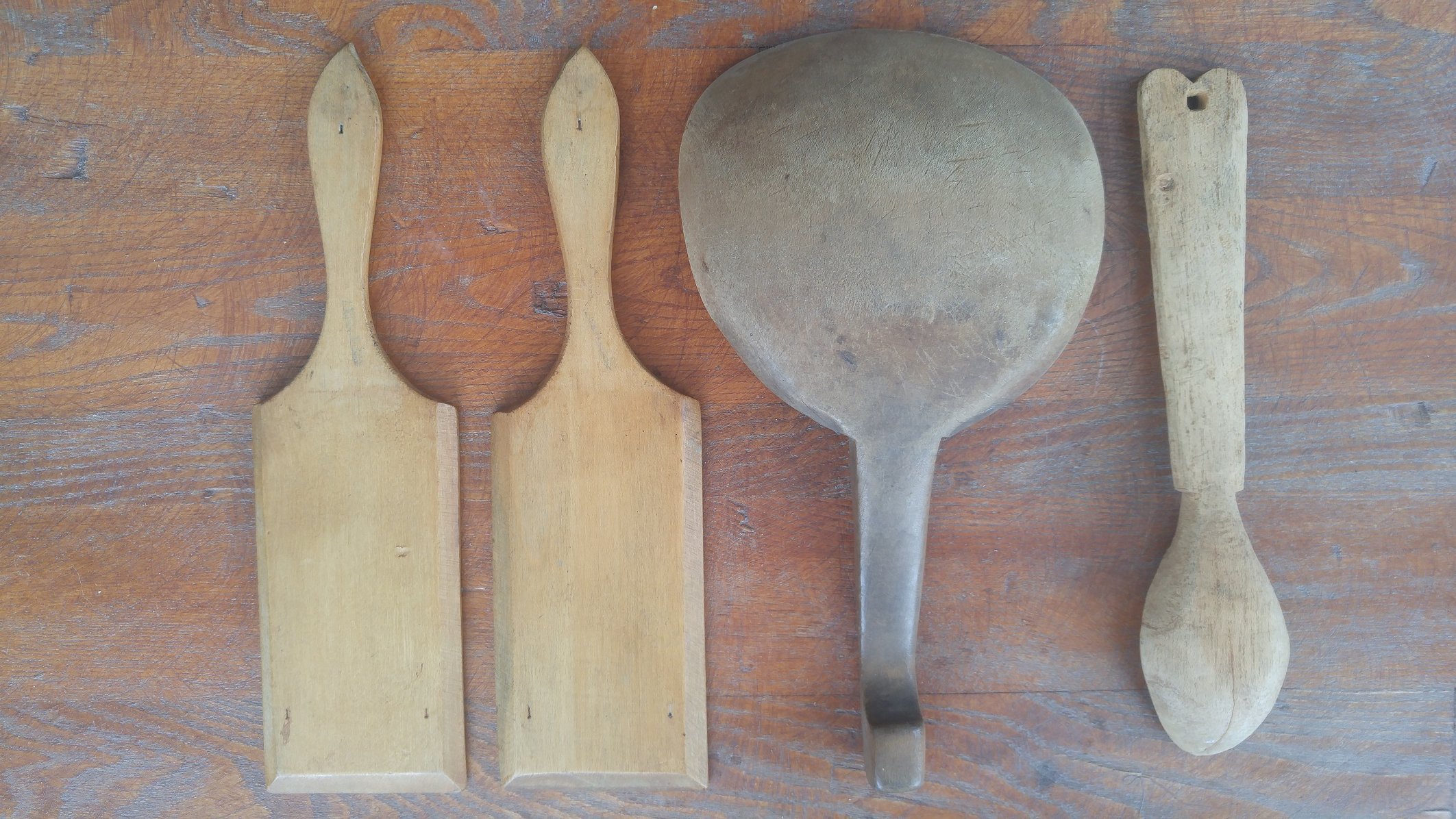 wooden kitchenware back.jpg