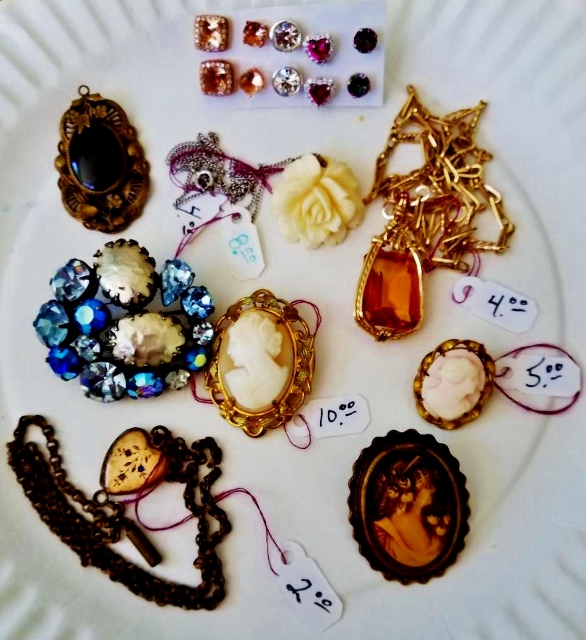 yard sale mem weekend 2 (586x640).jpg