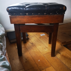 Piano stool