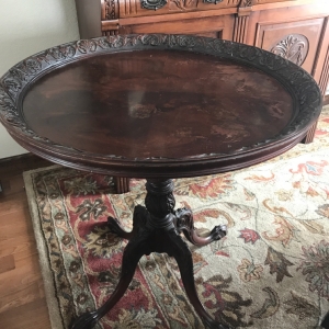 Pie Crust Table