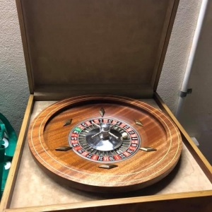 Antique Game Set/Box Looking for information or value estimates
