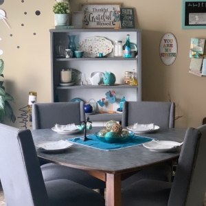 Reuleaux triangle table