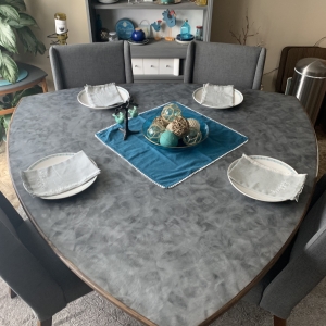 Reuleaux triangle table