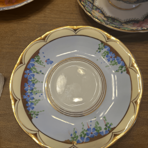 royal albert saucer