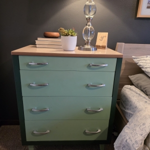 Royal Metal Manufacturing Company dresser