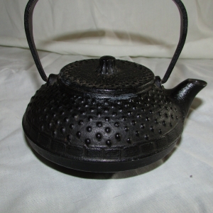 CAST IRON TEA POT