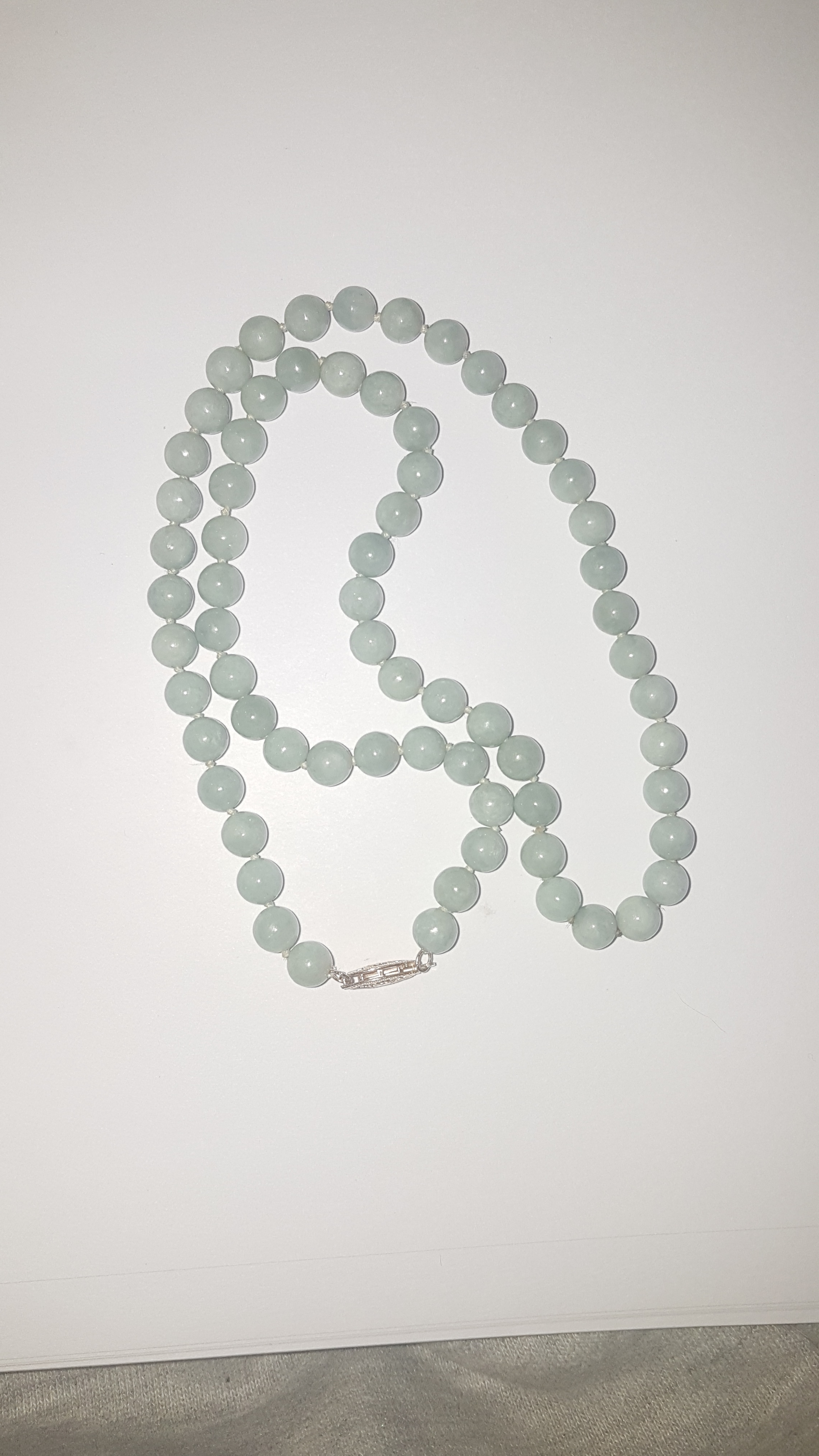 14K vvv wv Hallmarked Jade Necklace