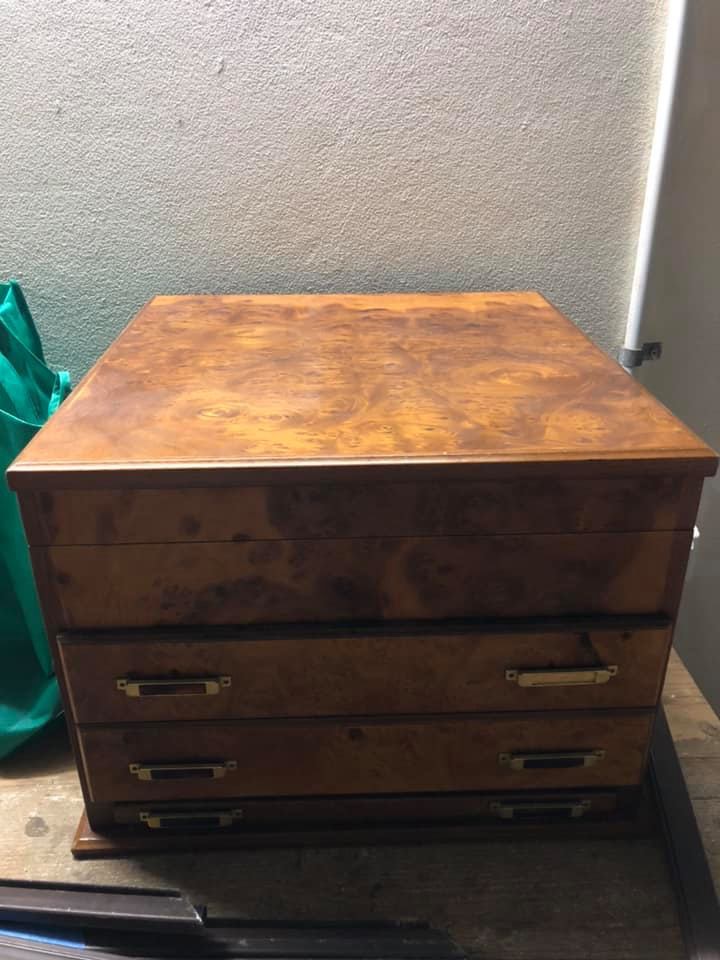 Antique Game Set/Box Looking for information or value estimates