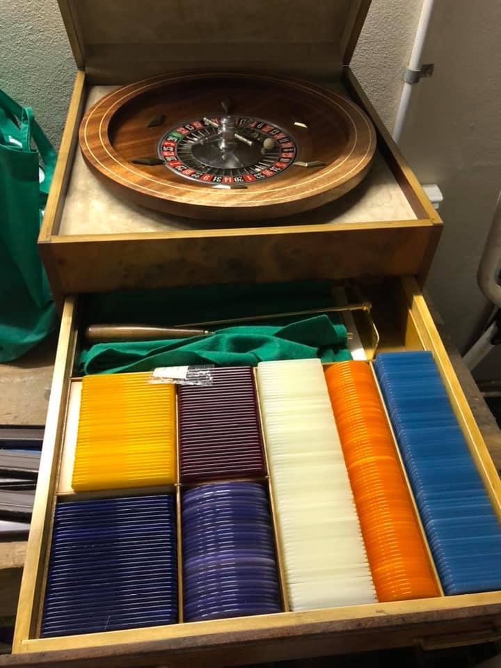 Antique Game Set/Box Looking for information or value estimates
