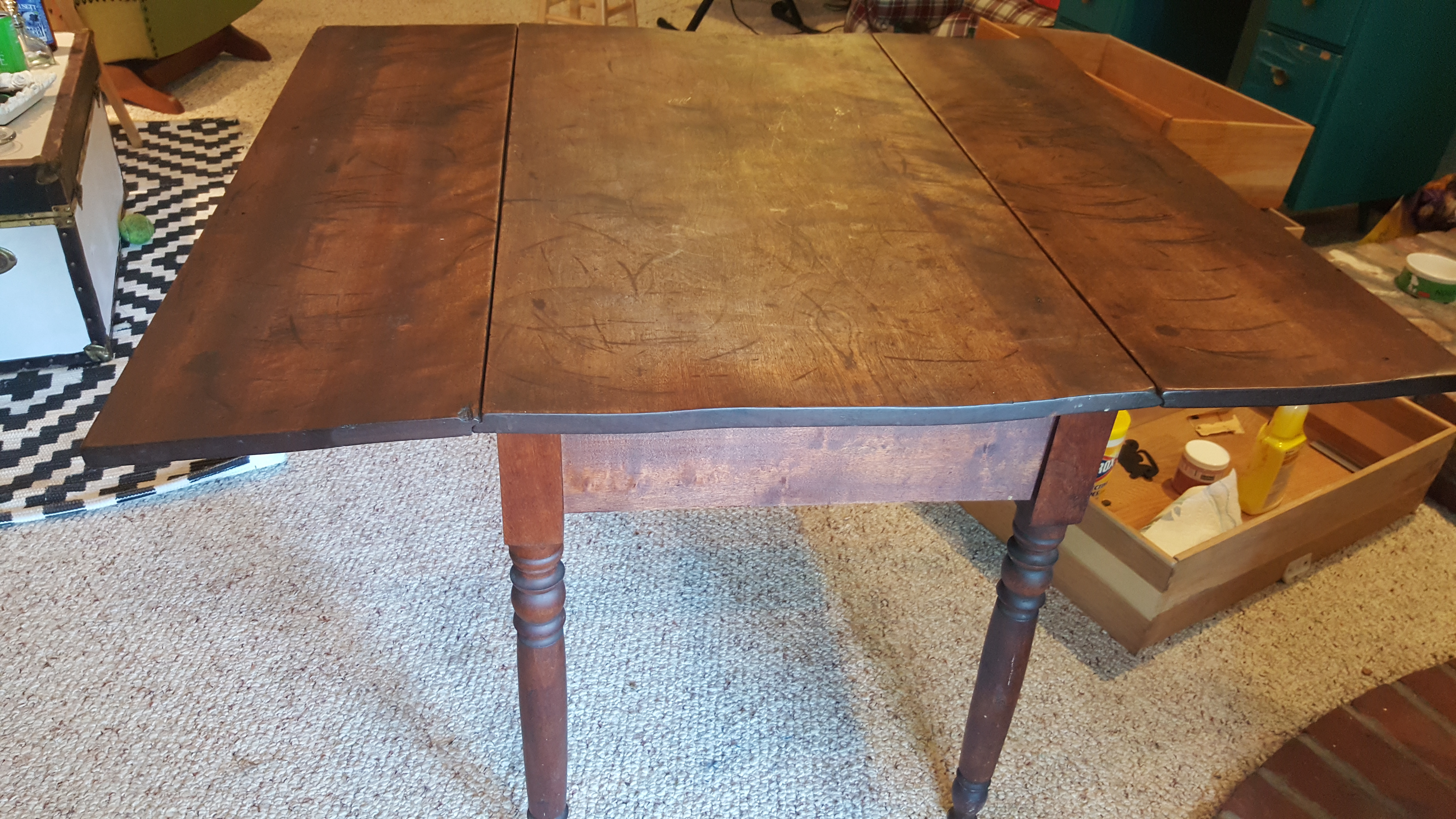 Anyone know what kind of drop leaf table this is?