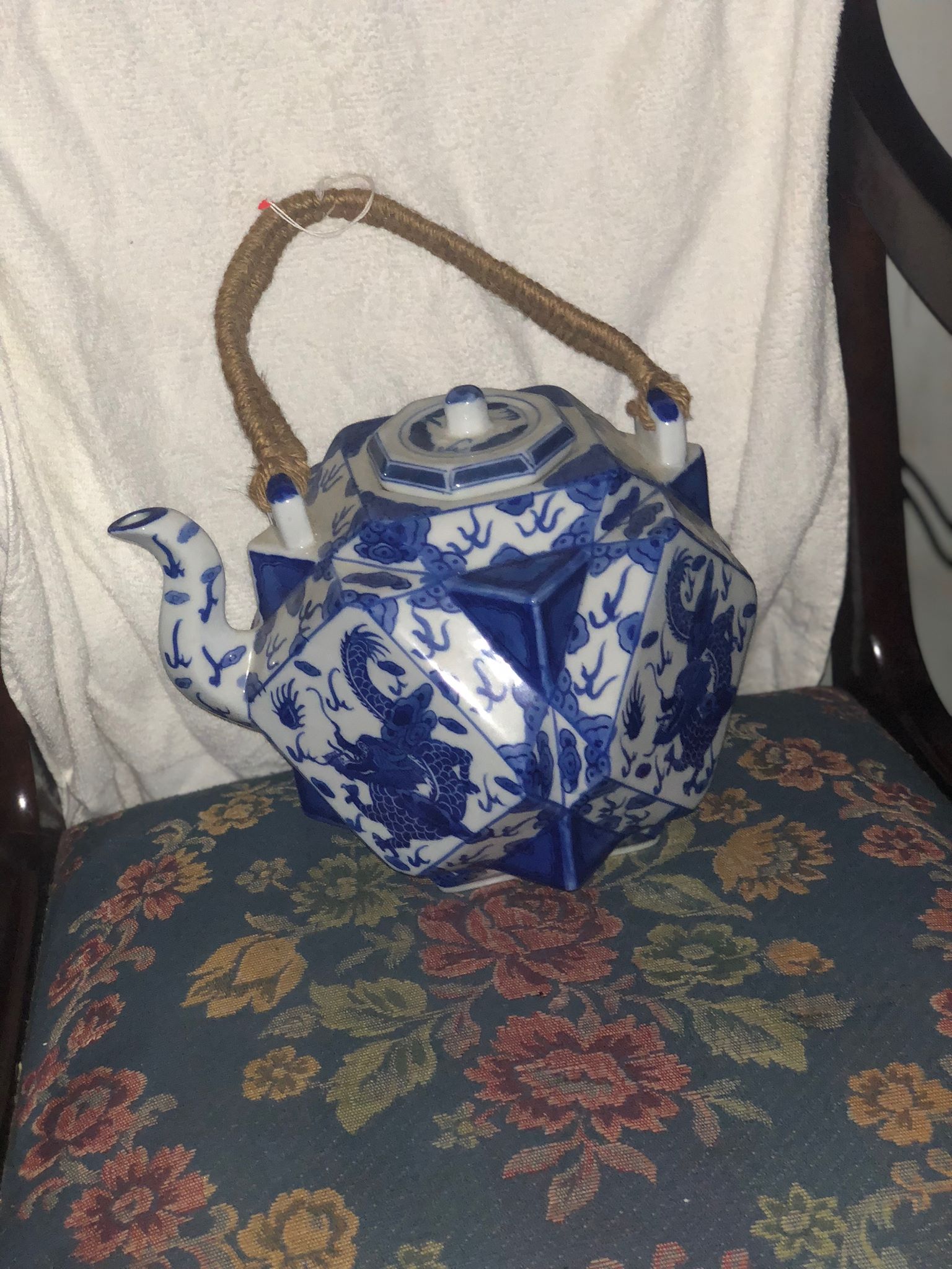 blue and white' rope handle tea pot