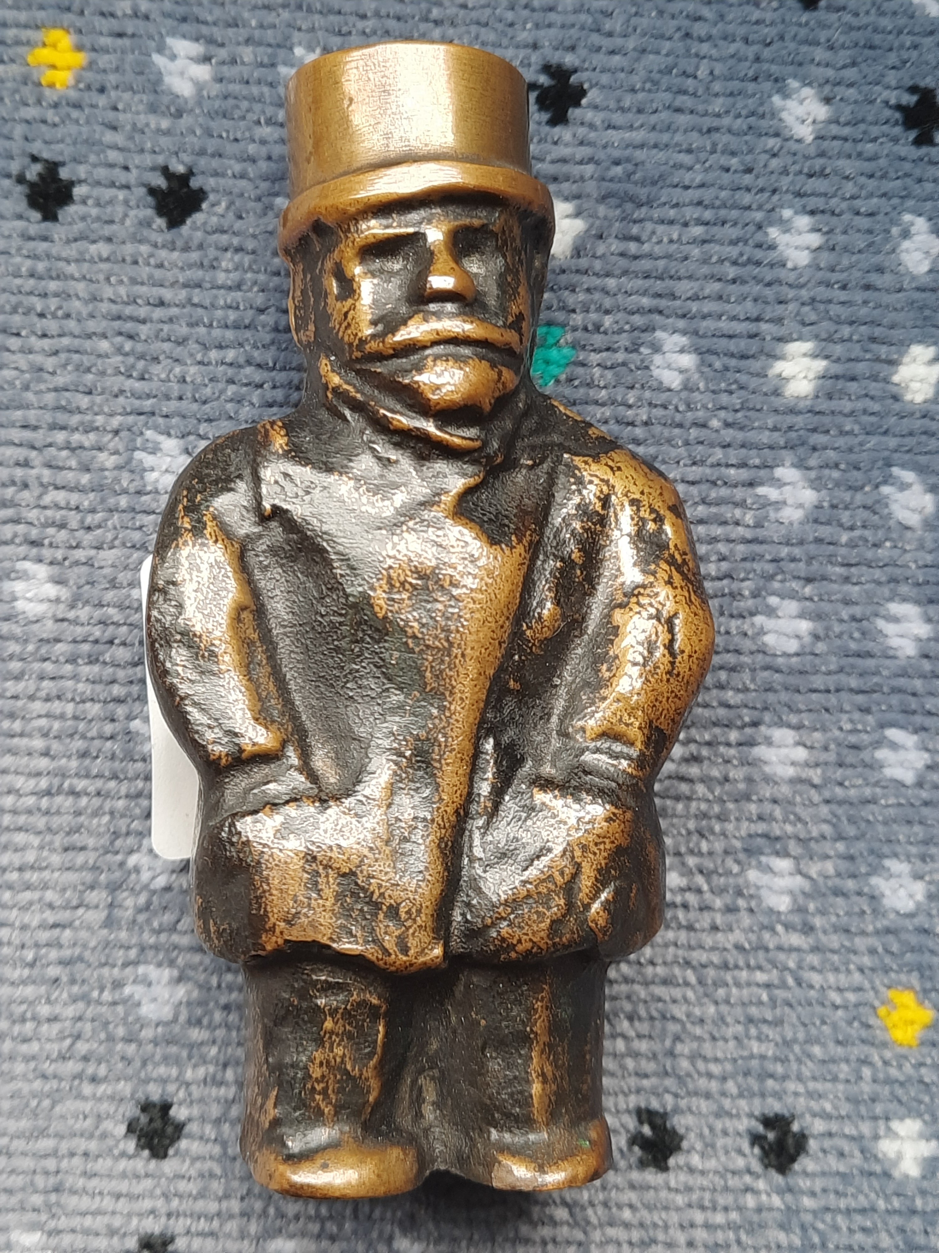 Brass/Bronze figure Antiques Board