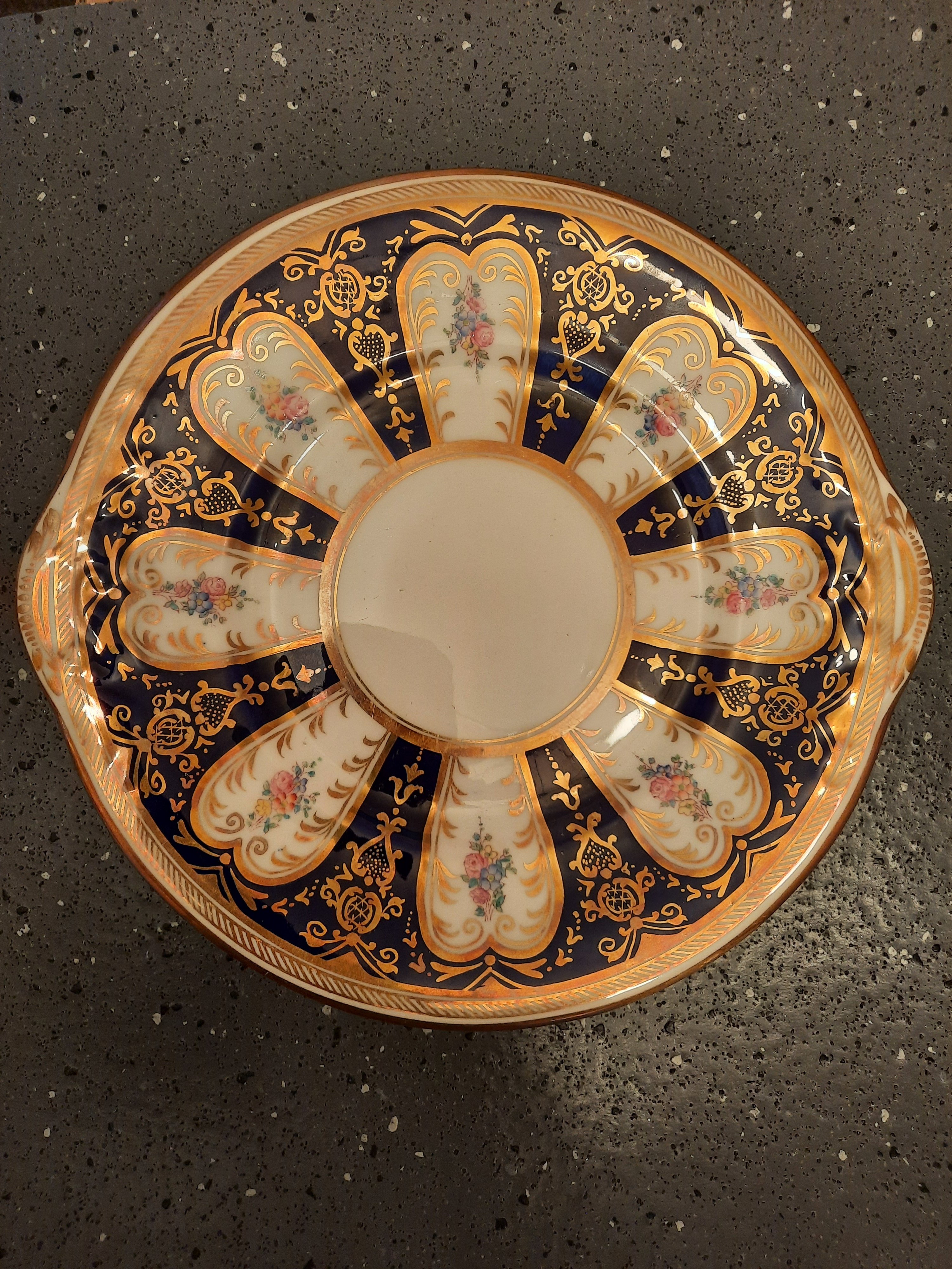Cabinet plate