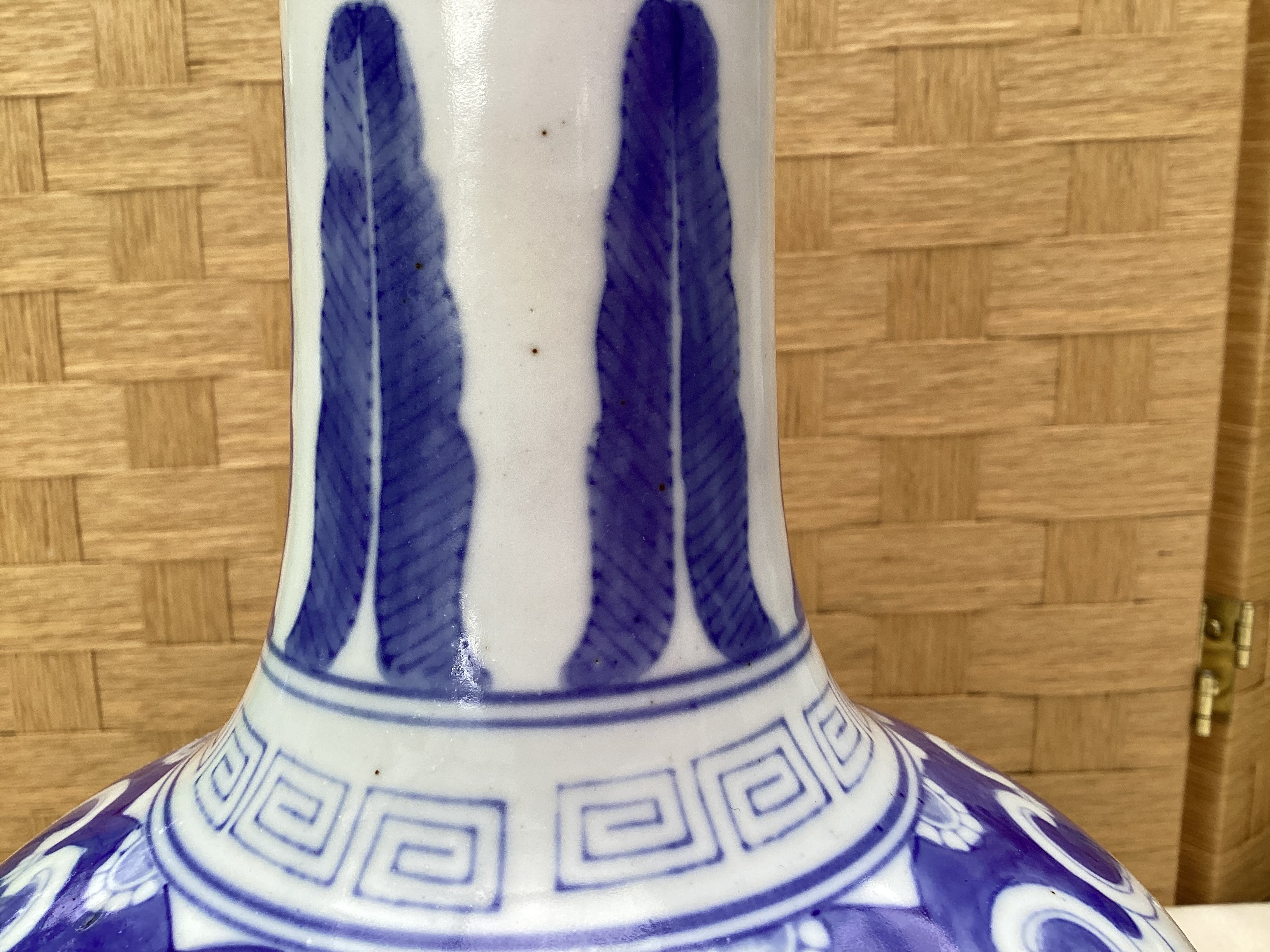 Chinese blue and white vase pic #4