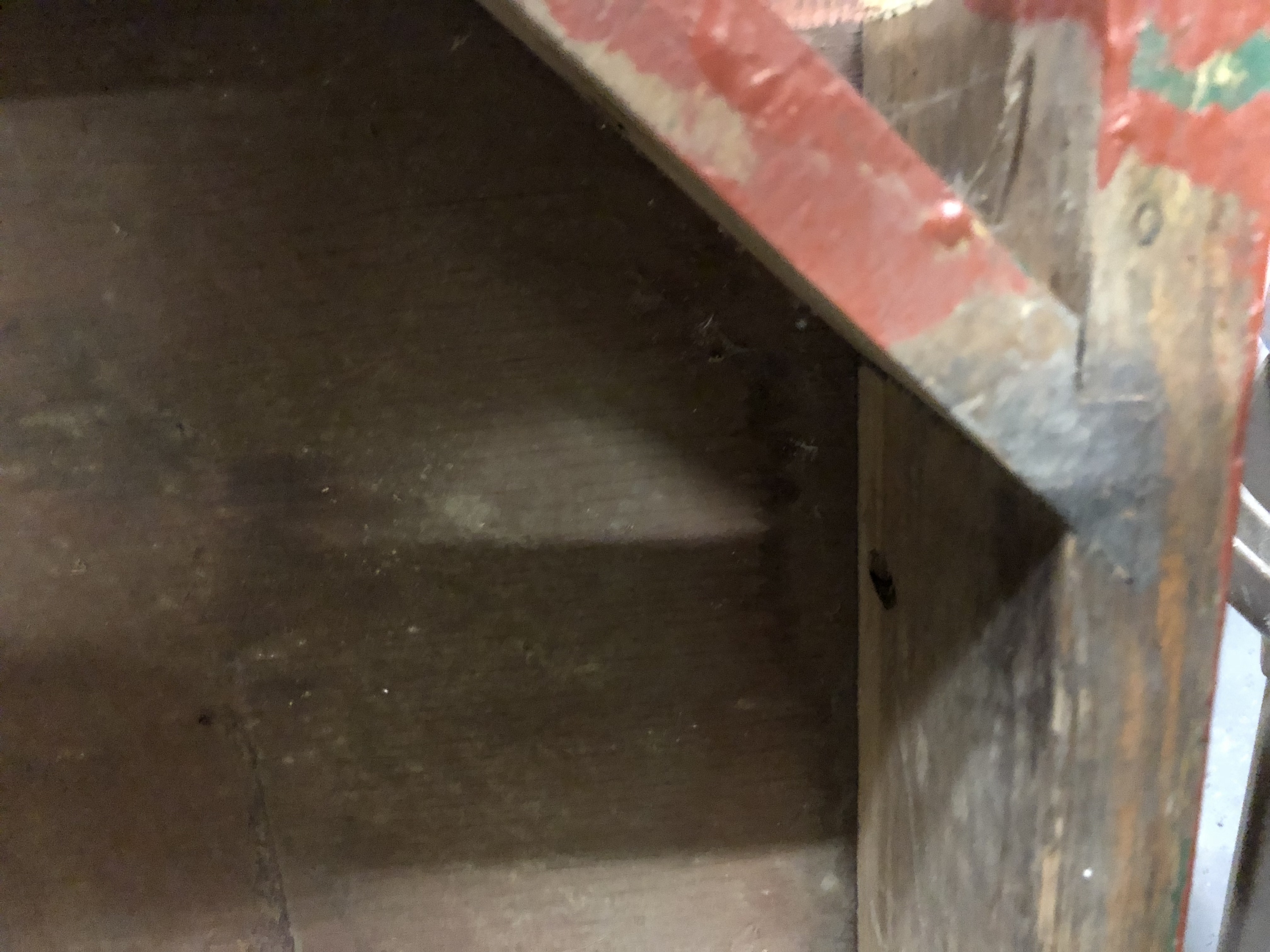 Corner supports