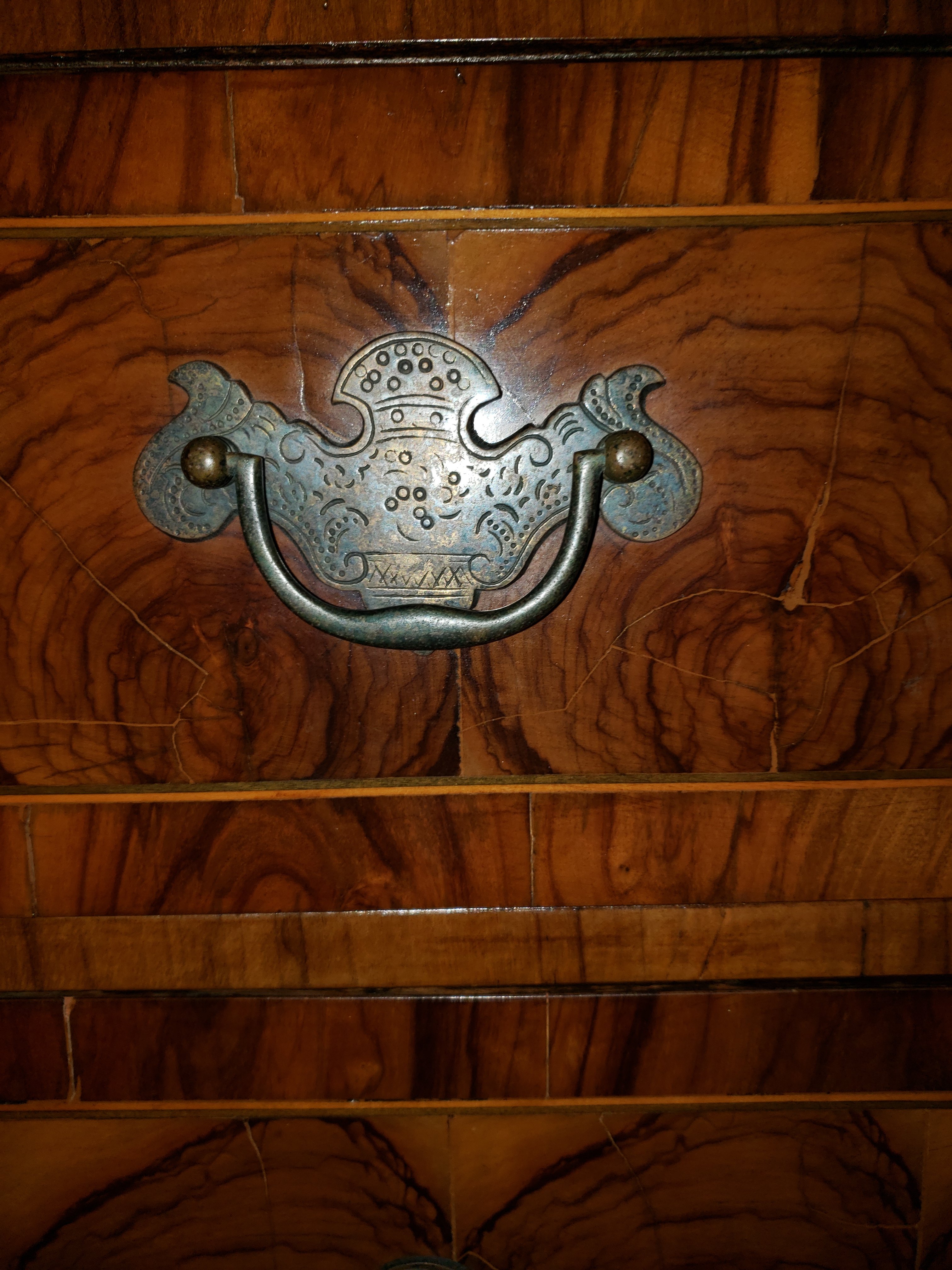 Drawer pull