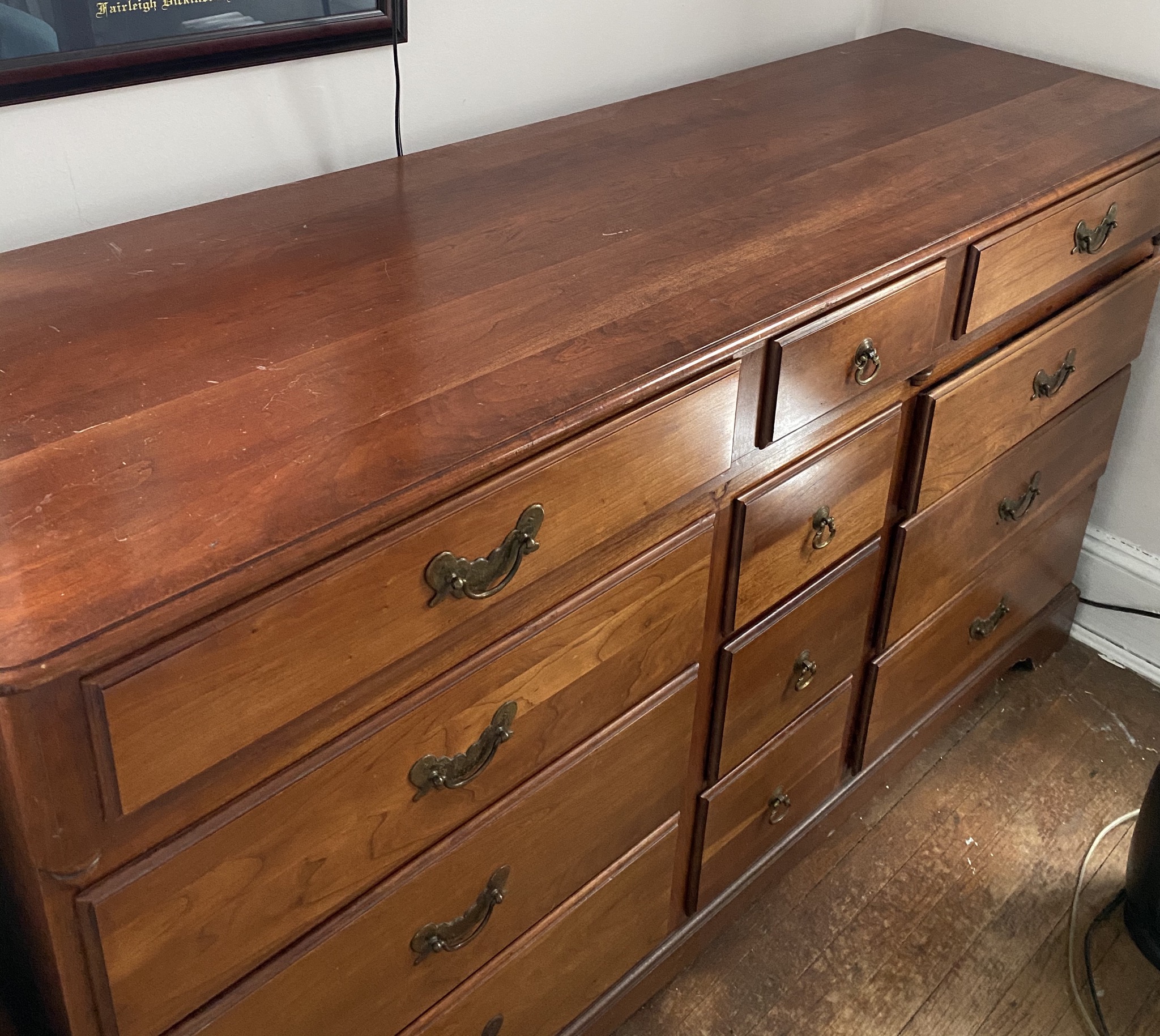 Dresser 1