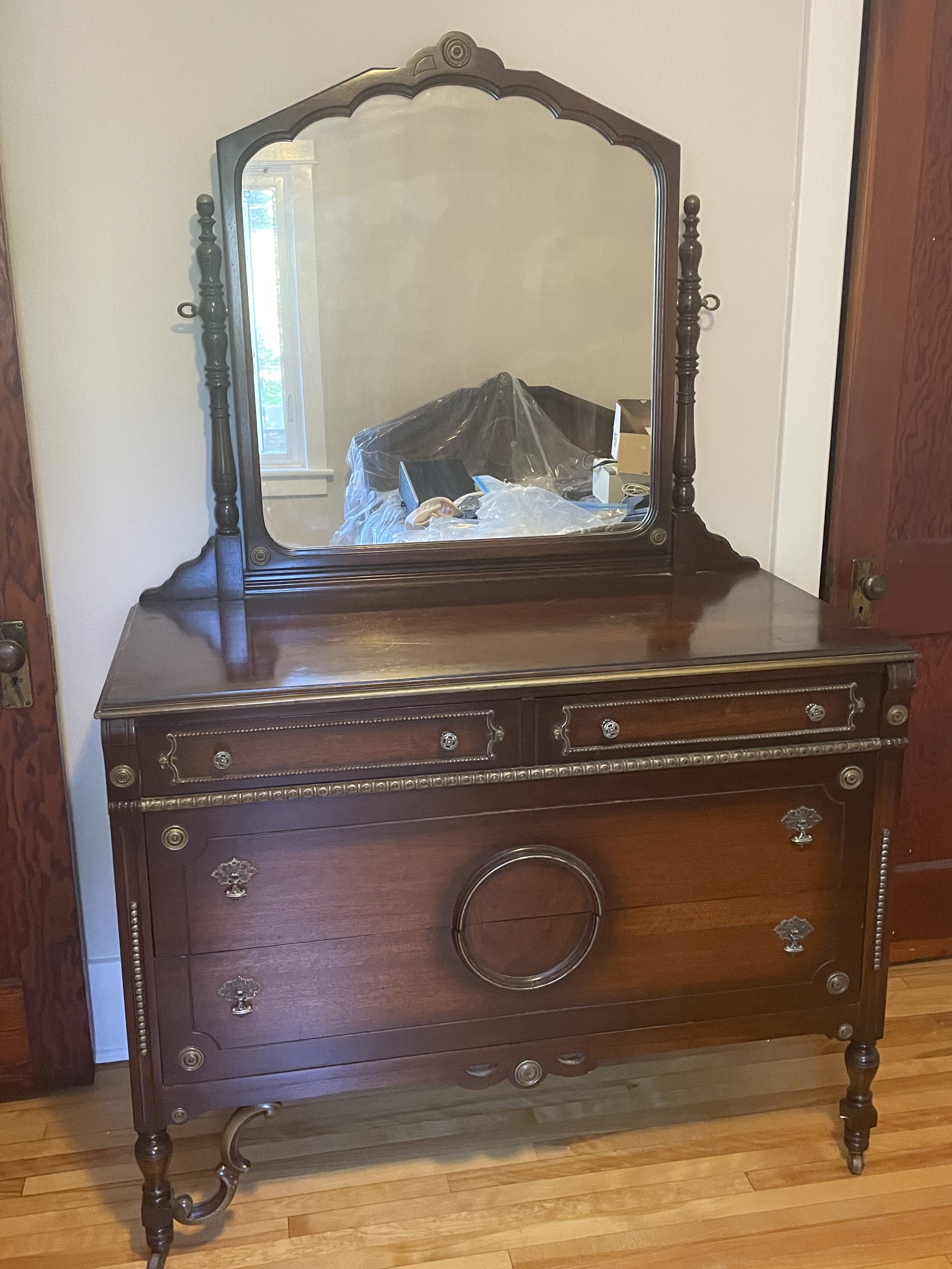 Dresser