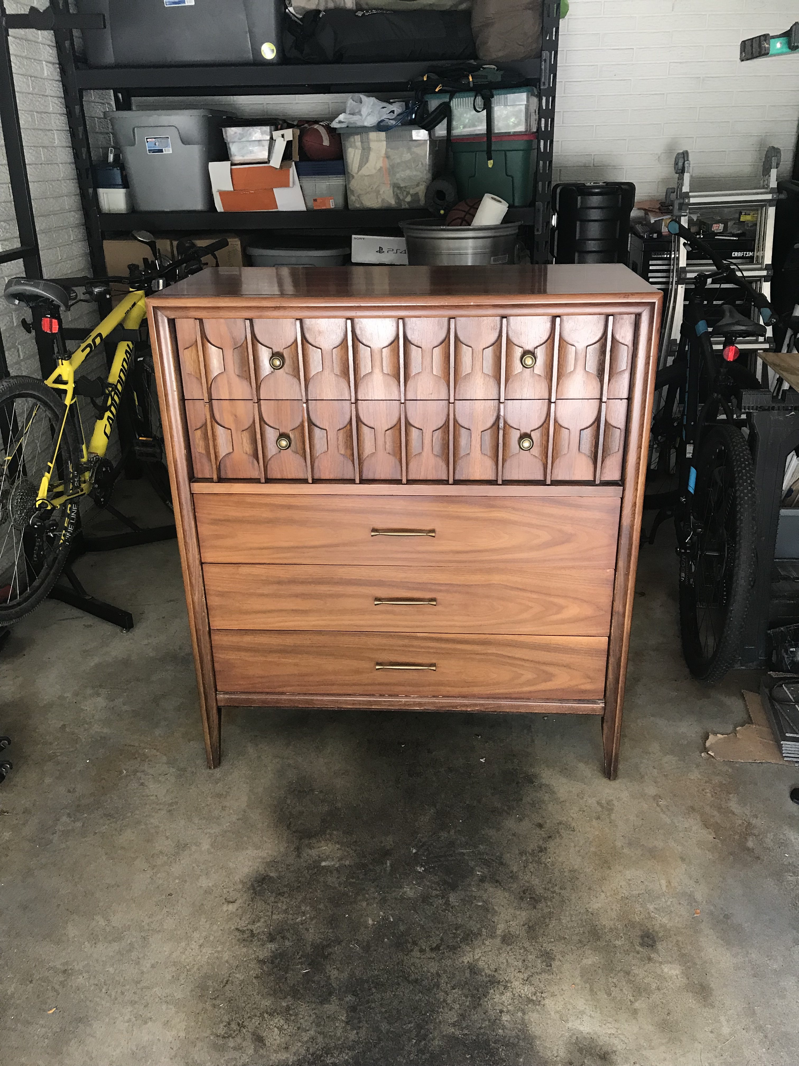 Dresser1