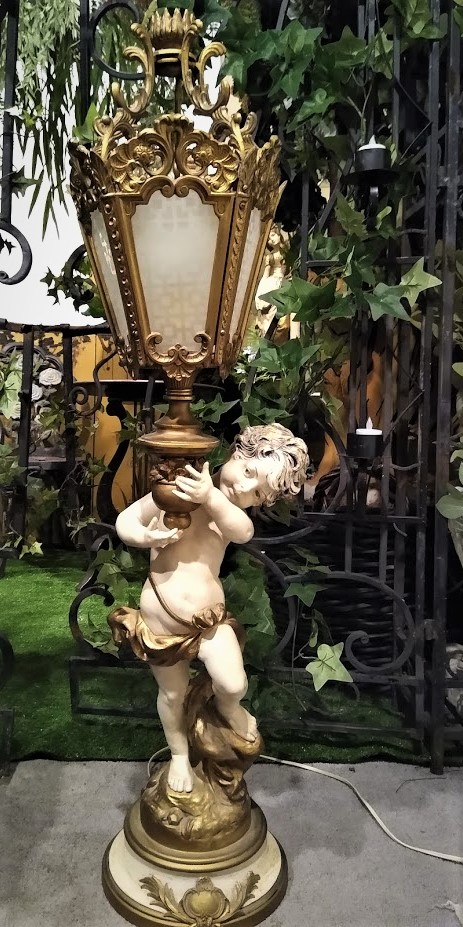 Francaise Cherub Post Lamp
