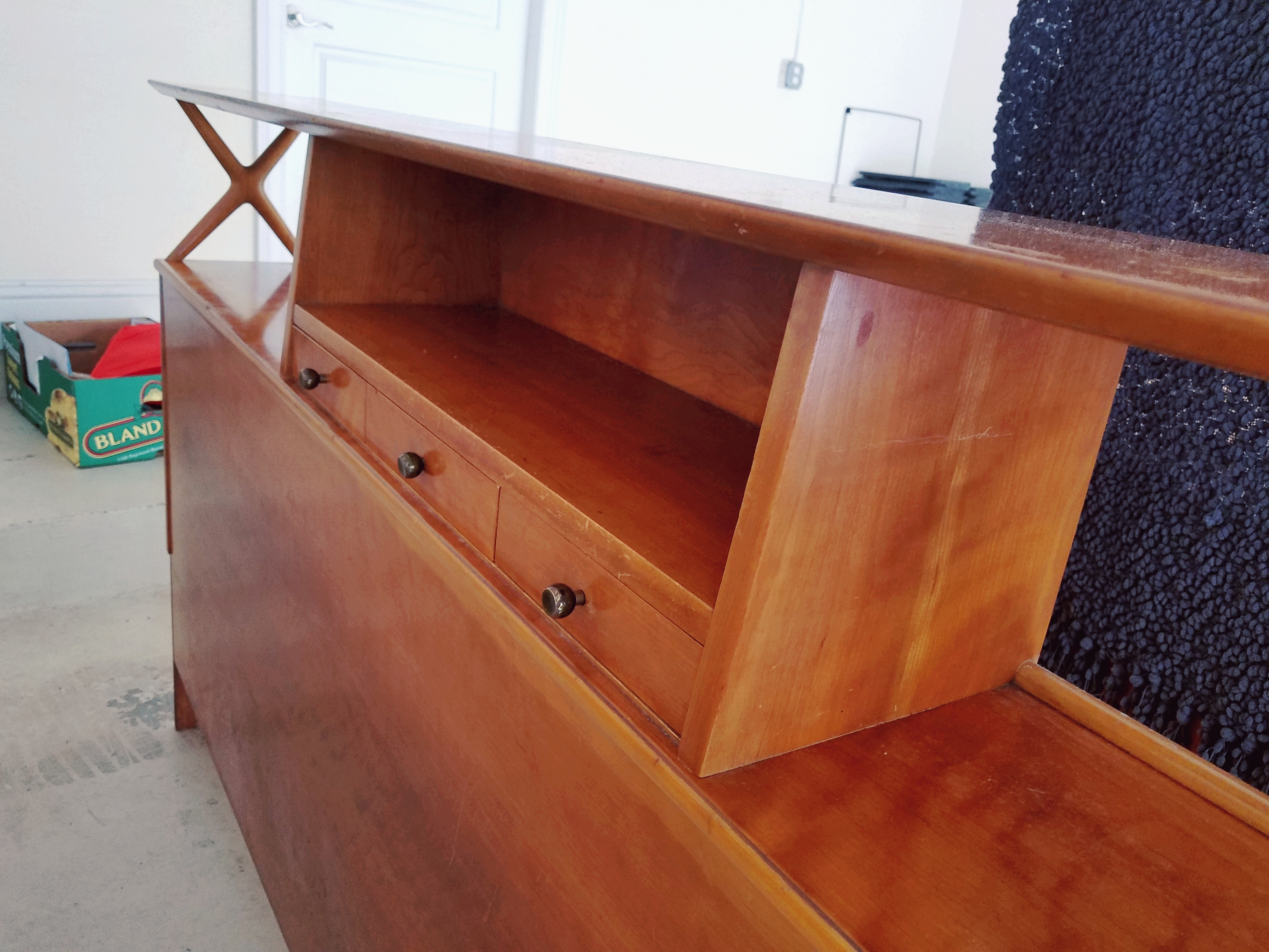 HEAD BOARD W/ STORAGE