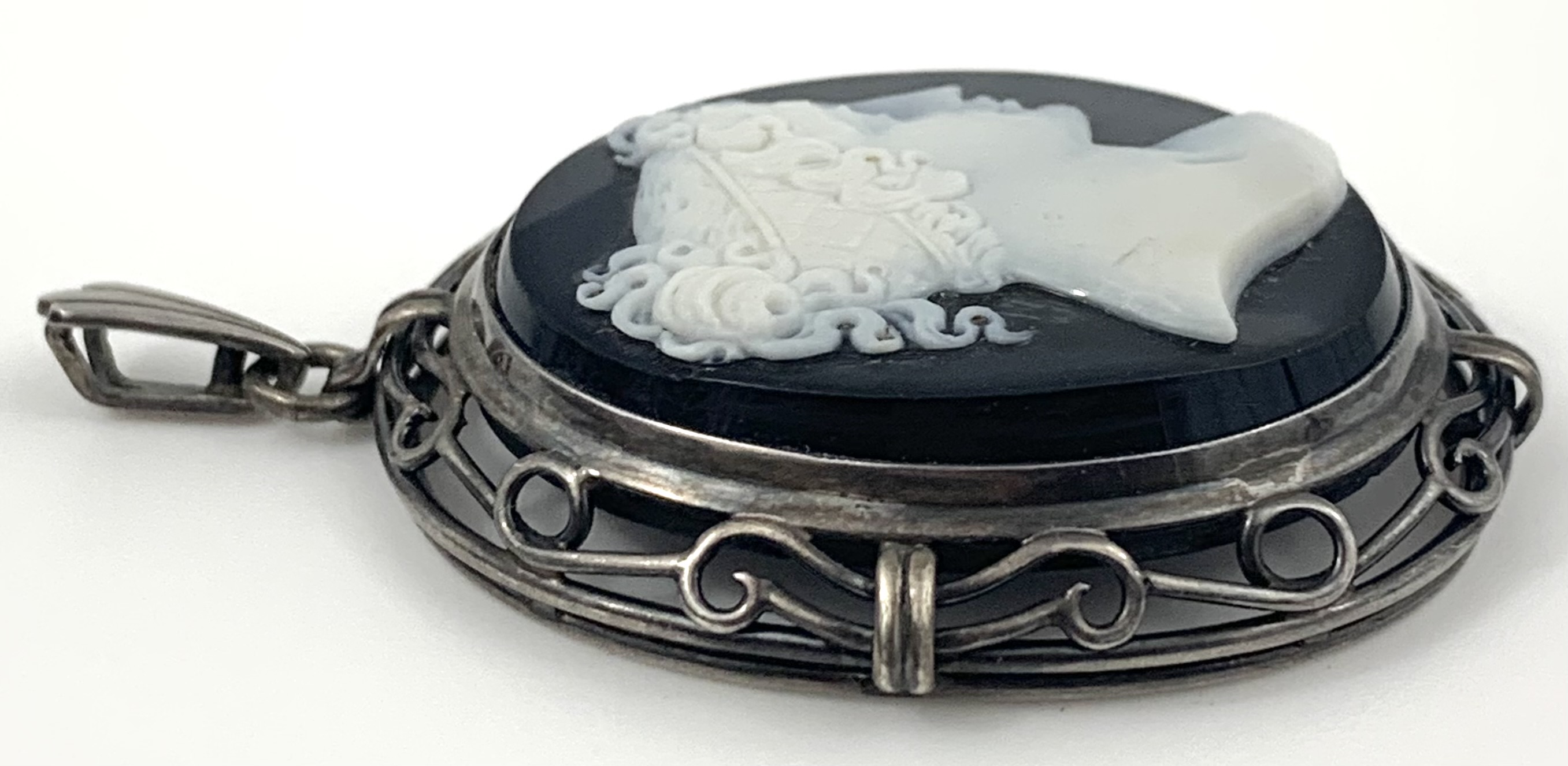 Help Identify Cameo Pendant