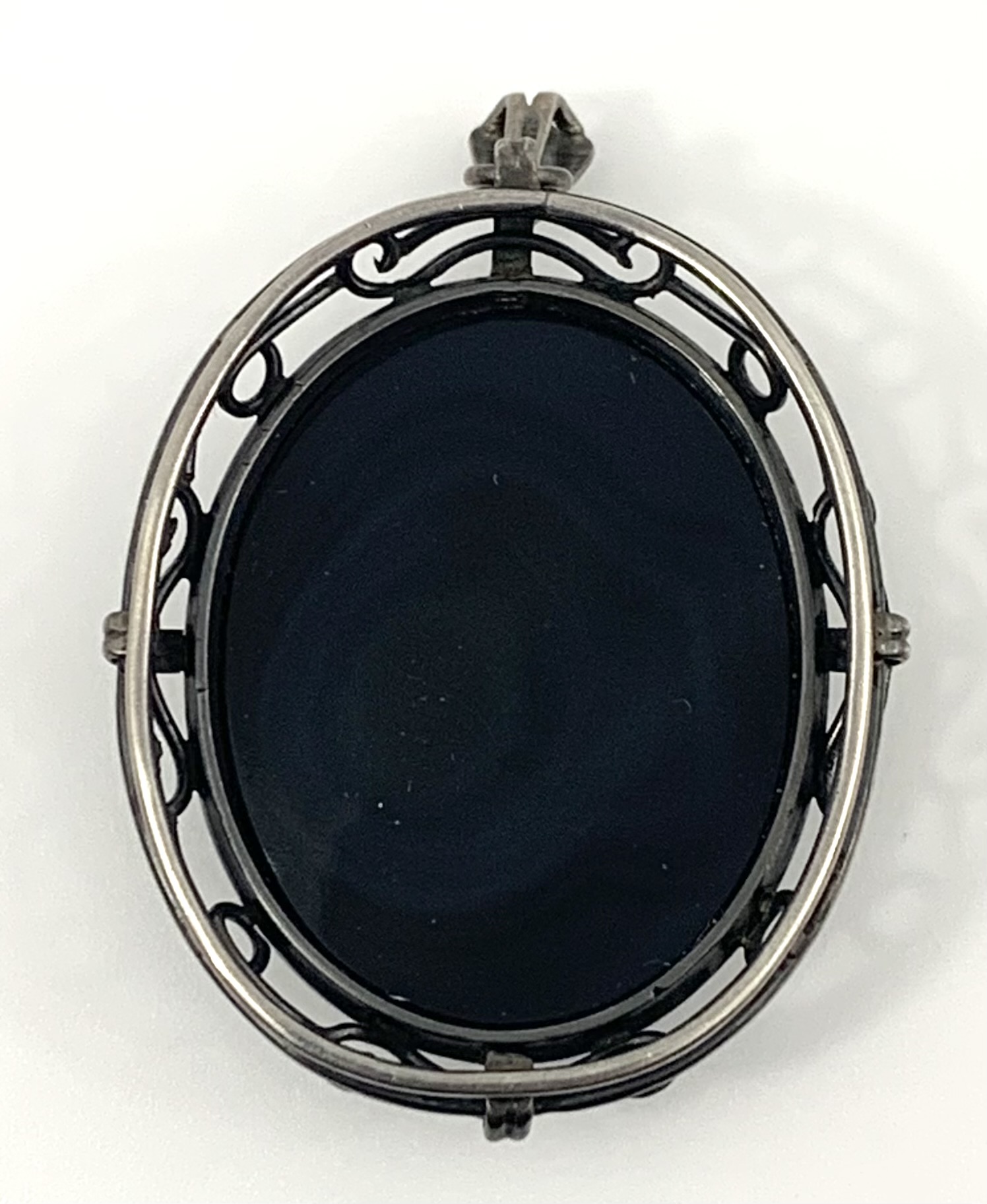 Help Identify Cameo Pendant